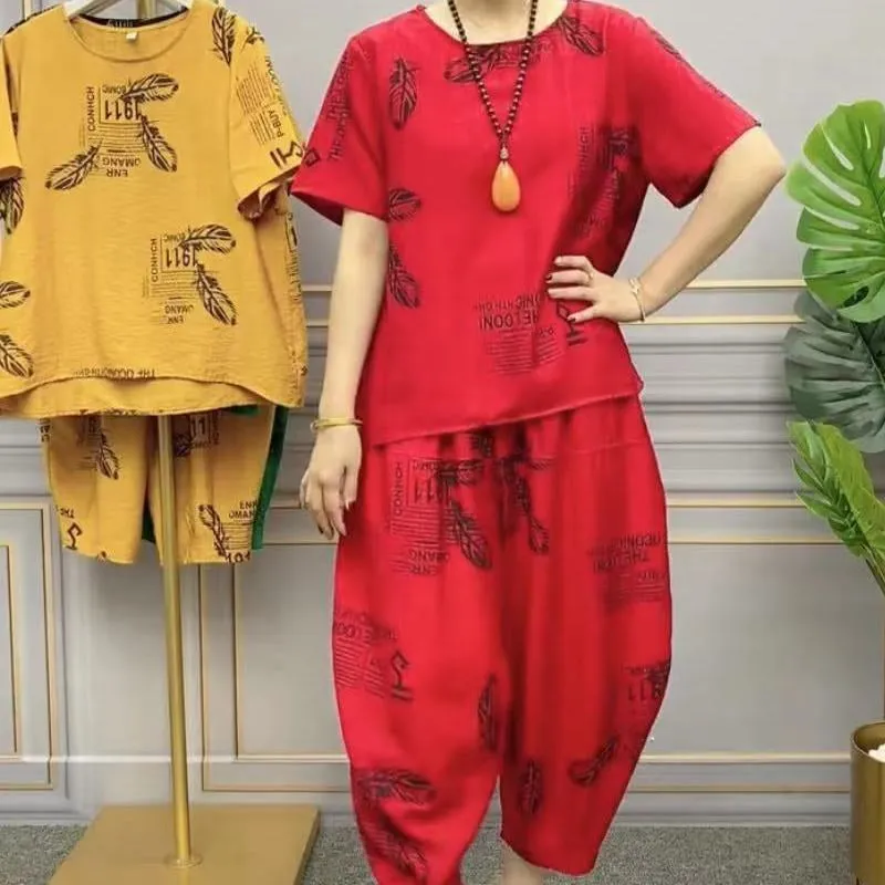 Two-piece set for women in a loose fit