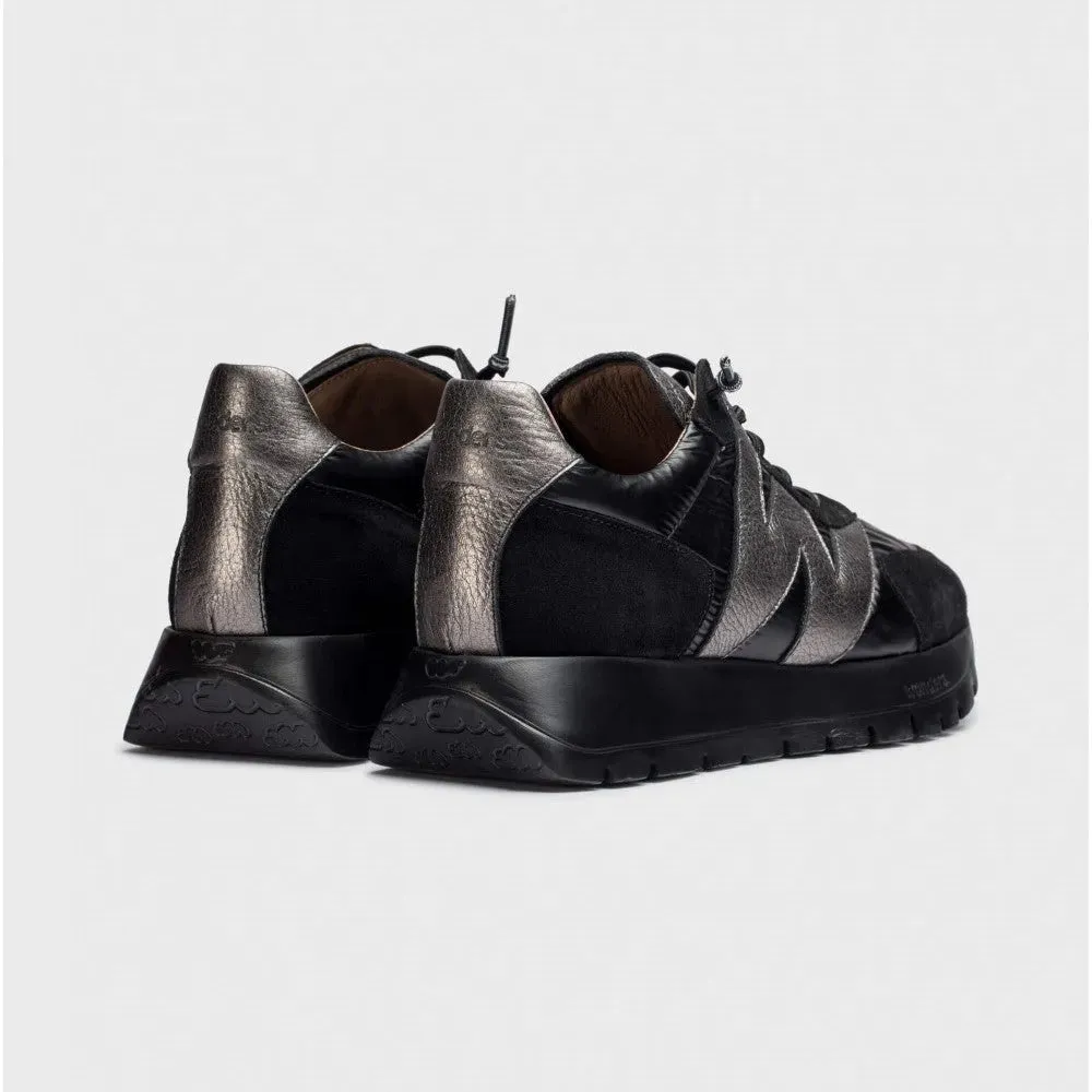 Wonders ODISEI Black Runner with Pewter Logo and WondersFly™ Technology